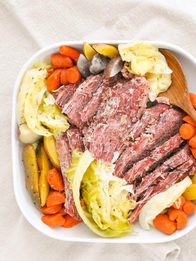 INSTANT POT CORNED BEEF AND CABBAGE