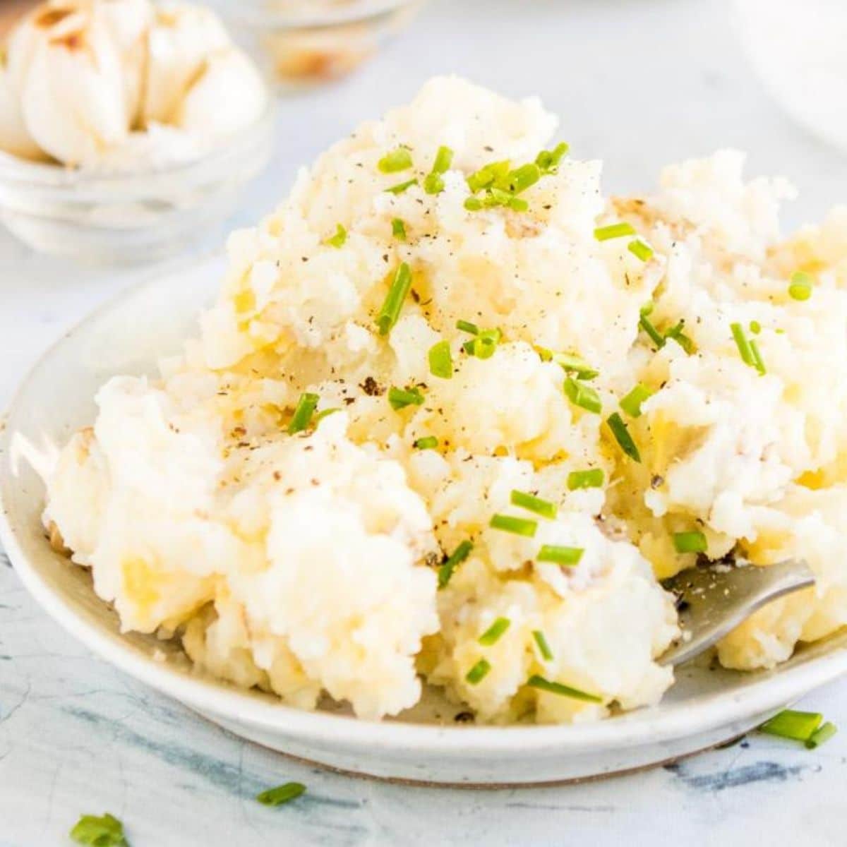 garlic mashed potatoes with chives
