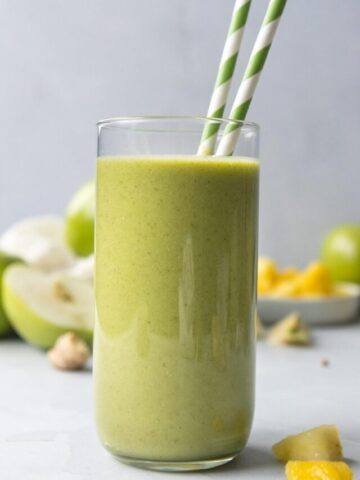 cropped-green-smoothie-in-a-glass.jpg