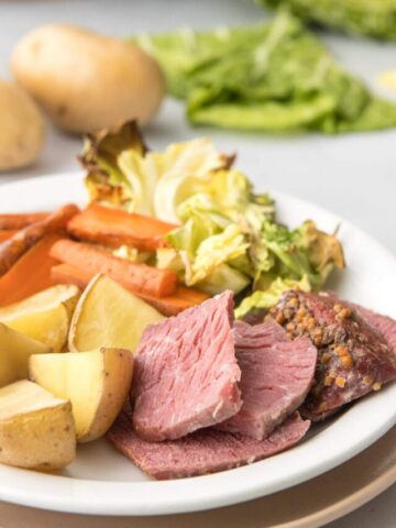 cropped-Close-up-of-corned-Beef.jpg