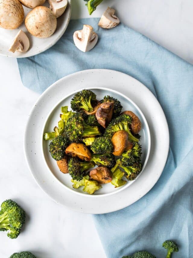 BAKED BROCCOLI AND MUSHROOMS