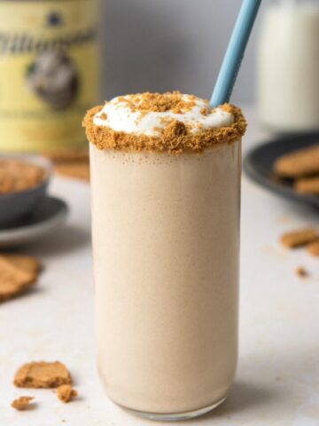 cropped-cookie-butter-milkshake-with-straw.jpg