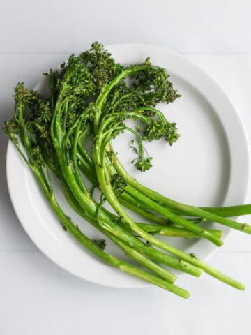 green broccolini on plate